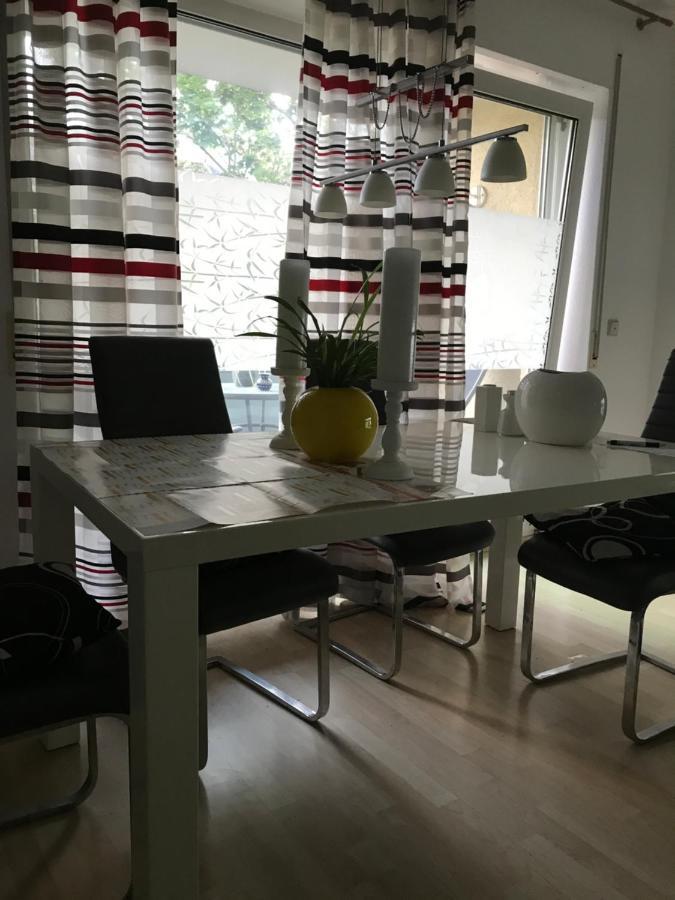 Möblierte 2 Zimmer-wohnung Für Studenten *